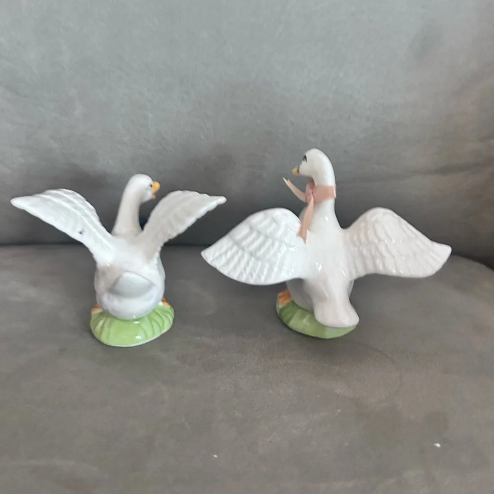 50%offw❤️ Vintage Pair of Bone China Ducks HG 64
